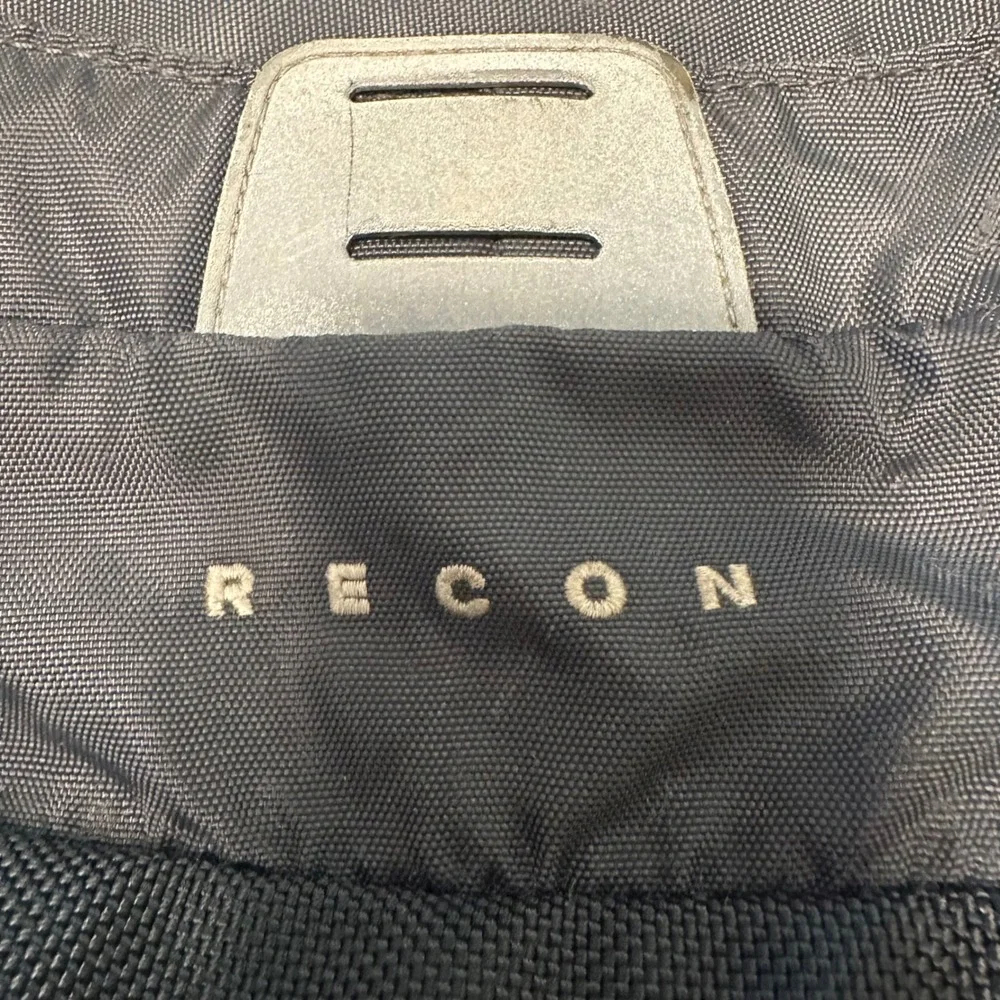 The North Face‎ Recon Backpack Black/Red Laptop Hiking Travel School 30L